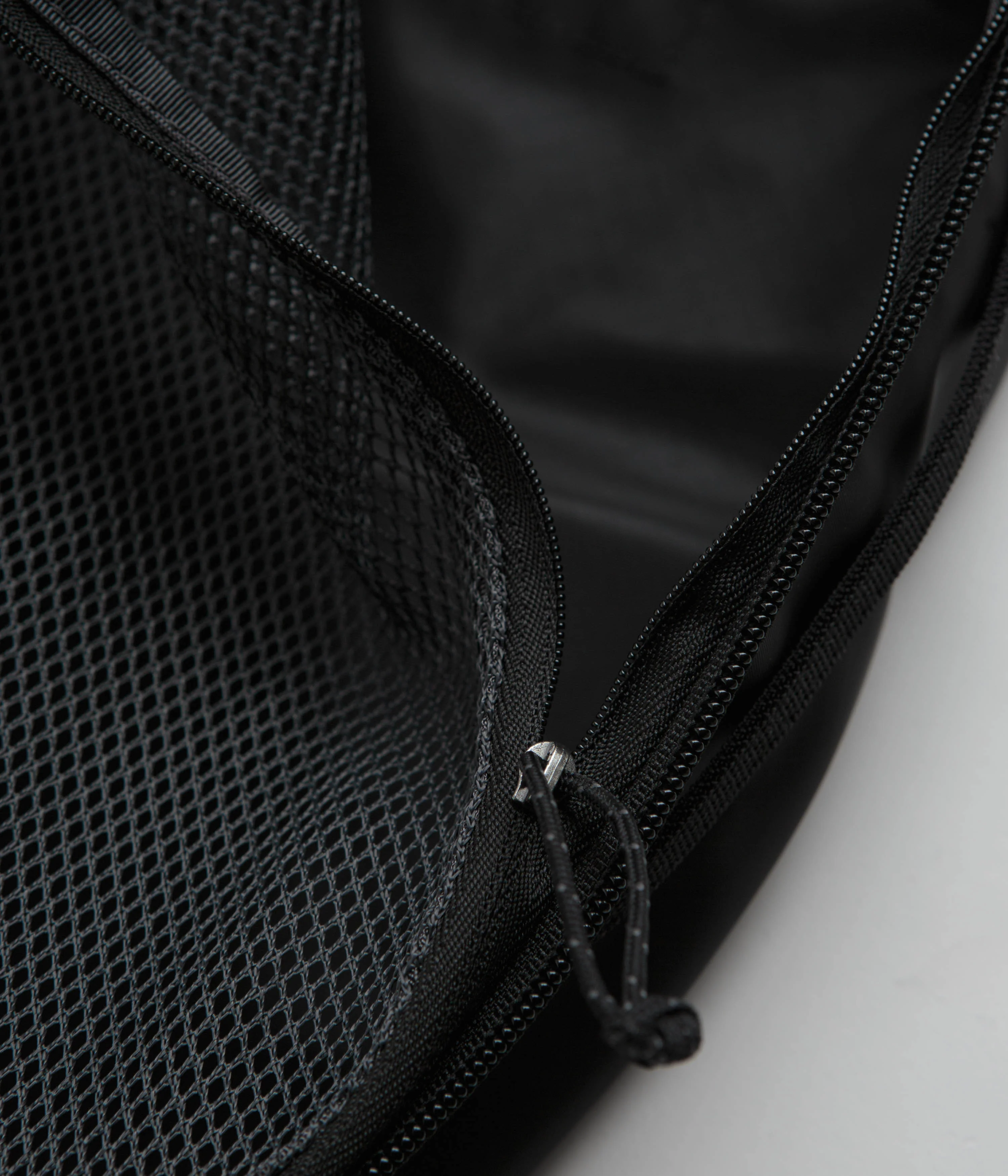 Patagonia Black Hole Cube 6L - Black - Image 5